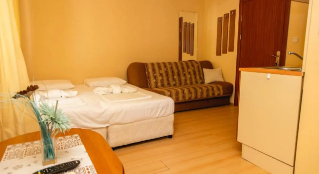 Compact studio with an indoor pool near Cacao Beach