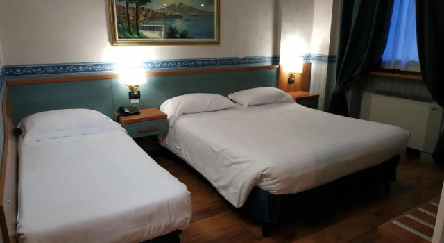 Klassisk  tredobbelt værelse Hotel Aurora