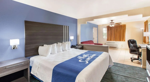 Люкс Days Inn & Suites by Wyndham Braunig Lake