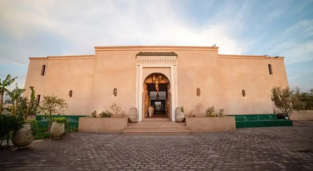 Al Destino Villa Riad Spa Luxury Marrakech, Забронировать Курортный отель Отели Марракеш-Тенсифт-Эль-Хауз с парковкой, Парковка