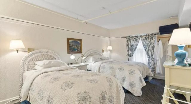 Трёхместный номер Golden Gate Hotel
