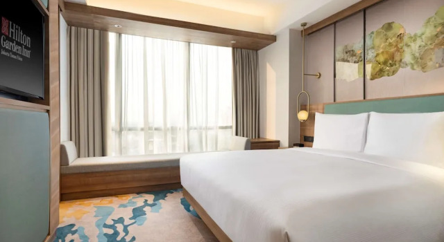 Двухместный номер High Floor Hilton Garden Inn Jakarta Taman Palem