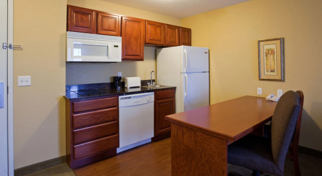 GrandStay Residential Suites Hotel Faribault, Varaa Hotelli Hotellit Minnesota pysäköinnillä, Pysäköinti