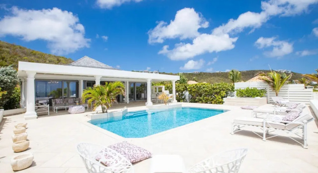 Коттедж La Perla Classic- 1 BR Beachfront Luxury Villa