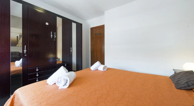 Gran Apartamento Angel Guimerà, Забронировать Апартаменты/квартира Отели Пинеда-де-Мар с парковкой, Парковка