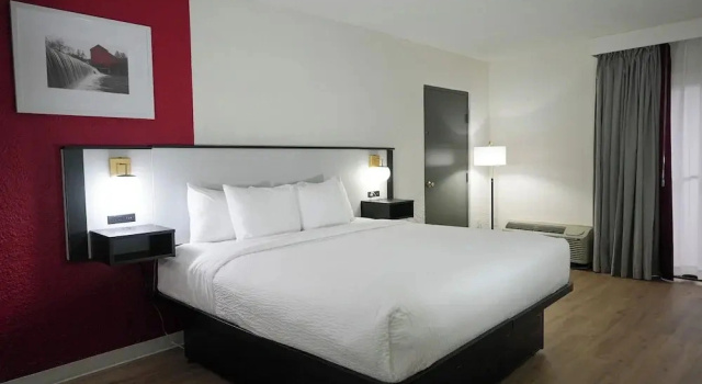 Люкс Superior Ramada by Wyndham Tulsa Broken Arrow