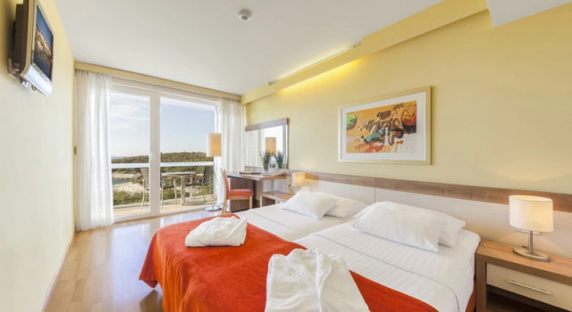 Двухместный номер Standard с балконом и с частичным видом на море Hotel Aurora