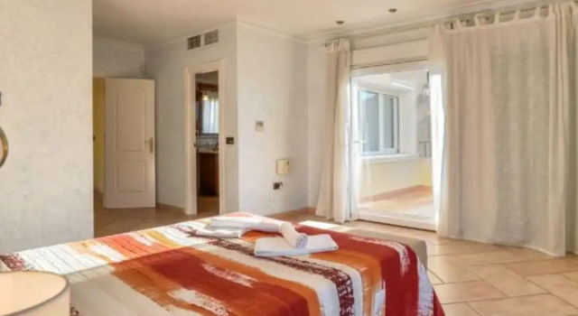 Villa - 5 Bedrooms with Pool - 106414