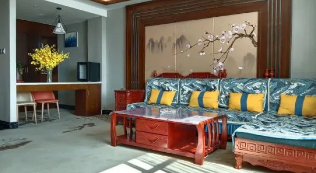 Люкс Deluxe Huanghe Ziheng International Hotel