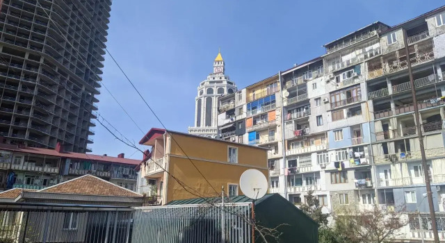 Guest House Kldiashvili, Забронировать Гостевой дом Отели Батуми с парковкой, рядом с Фонтан Нептуна, Парковка