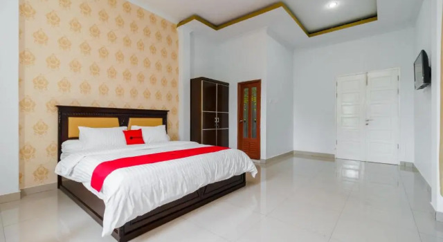 Полулюкс RedDoorz Syariah near Simpang Sekip Palembang
