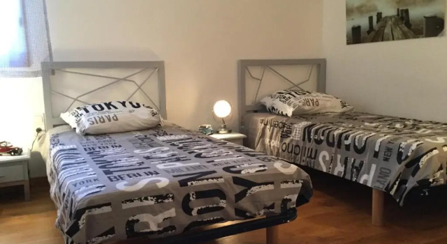 Коттедж air-conditioned family house with fenced pool in fontvieille in the alpilles, sleeps 8