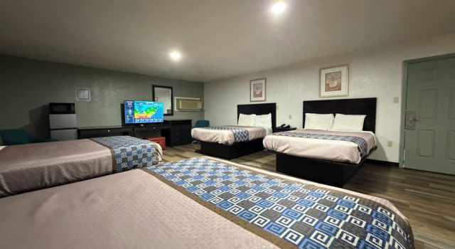 Deluxe Vierer Zimmer 1 Schlafzimmer Budget Inn Ada