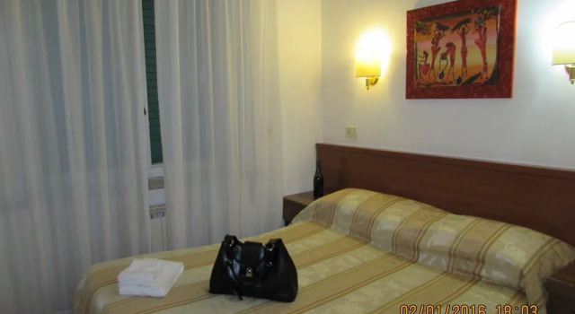 Hotel Galeno, Забронировать Отель Отели Рима с парковкой, рядом с Универмаг La Rinascente, Парковка