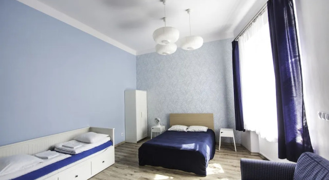Двухместные апартаменты Dizzy Daisy Hostel