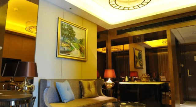 Двухместный люкс Business Ramada Plaza Liuzhou Liudong