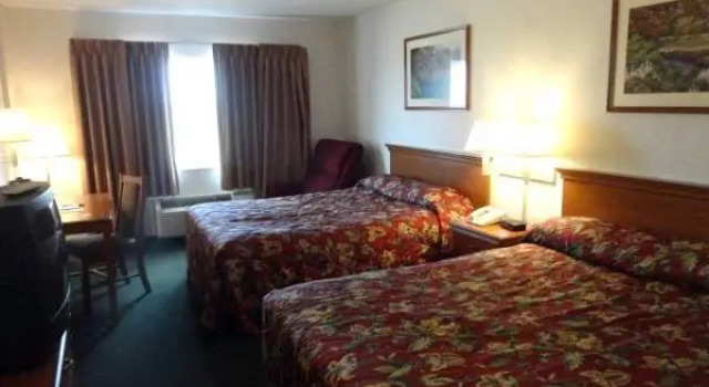 Четырёхместный номер Standard Quality Inn & Suites Belmont - Platteville