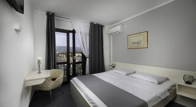 Meliores Rooms, Prenota Hotel Hotel a Isole Quarnerine con colazione, Colazione