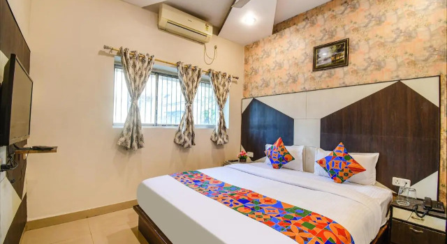 Номер Deluxe FabHotel Prime Rockstar Suites - Nr Park Circus 7 Point