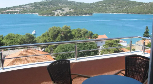 Апартаменты с 3 комнатами Apartments Hari Tisno
