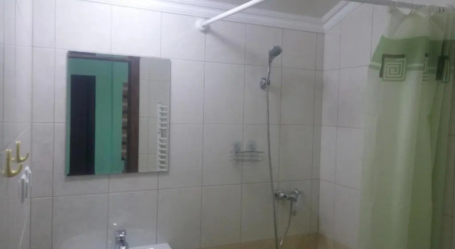 Четырёхместный номер Standard с видом на сад Luxor Inn & Suites