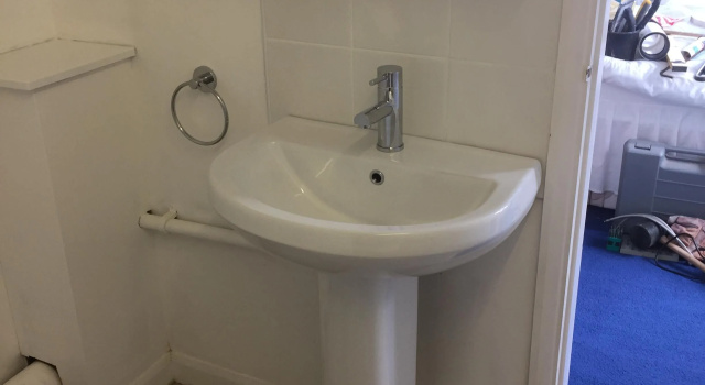 Basingstoke En Suite Room in Garden Annex, Забронировать Отель Бейсингсток Хэмпшир