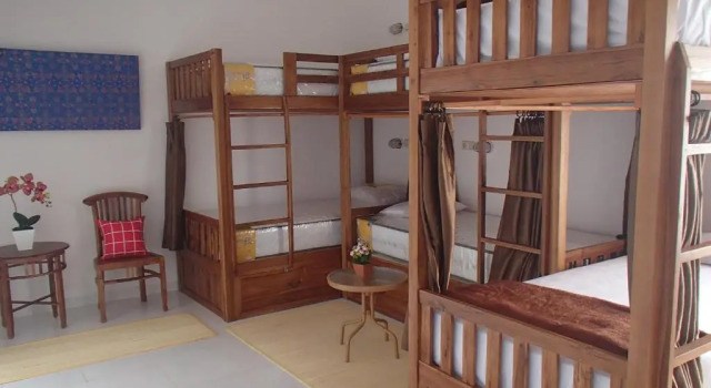 Кровать в общем номере Askara Guest House & Hostel