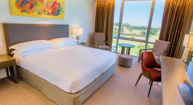 Номер Standard с балконом Hilton Pilar