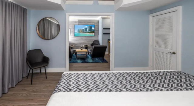 Двухместный люкс Oceanfront Colony Hotel