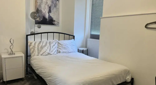 The Mews, With Free Private Parking, Windermere
