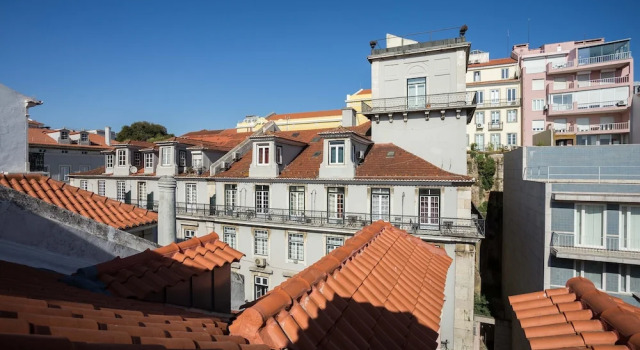 Alecrim 4 · Bright Tailor Made in the Heart of Lisbon