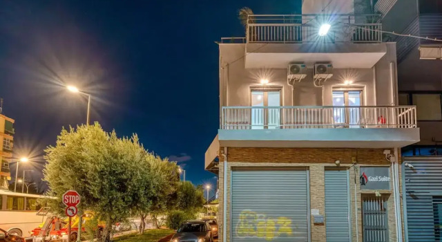 Gazi Suite with Private Rooftop, Забронировать Дом для отпуска Виллы Афины, рядом с Керамикос, Вилла