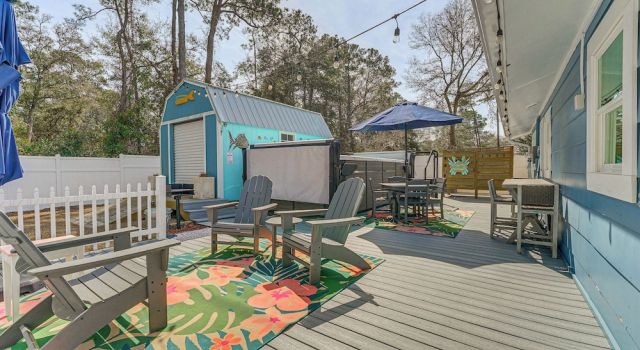Коттедж < 1 Mi to Beach: Oak Island Retreat w/ Swim Spa!