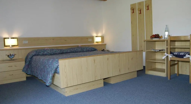 Debra Park Hotel