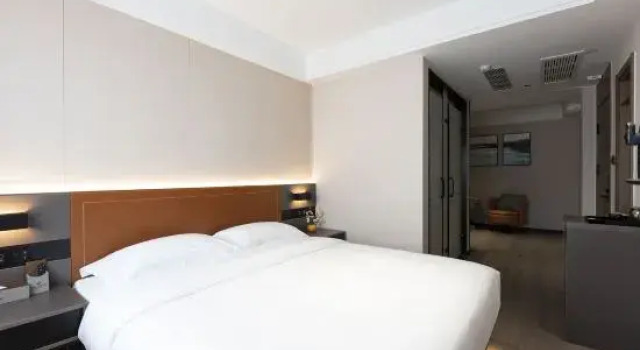 Люкс Yunbo Qingju Smart Hotel (Linyi Yinquan Mansion)