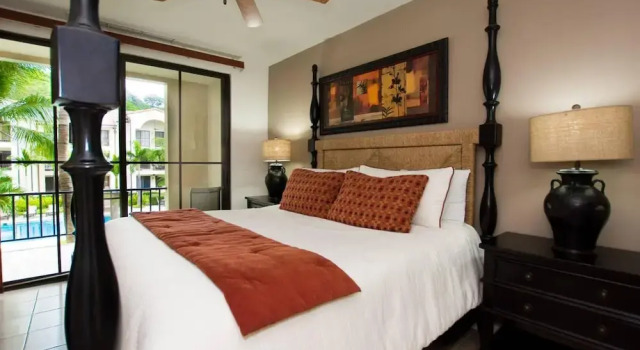 Extra-large 1 Bedroom 2nd Floor Luxury at Pacifico