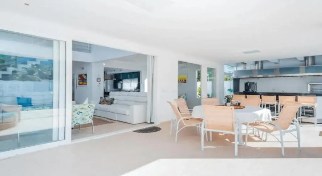 Вилла Deluxe Casa de alto padrão, com 5 suítes, a 50m praia de Barequeçaba