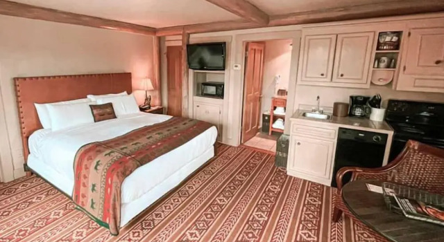 Номер Standard с красивым видом из окна Big Cedar Lodge