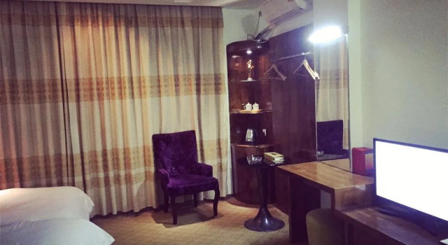Jinjiang Business Hotel, Boek Hotel Hotels in Guangdong met parkeren, Parkeren