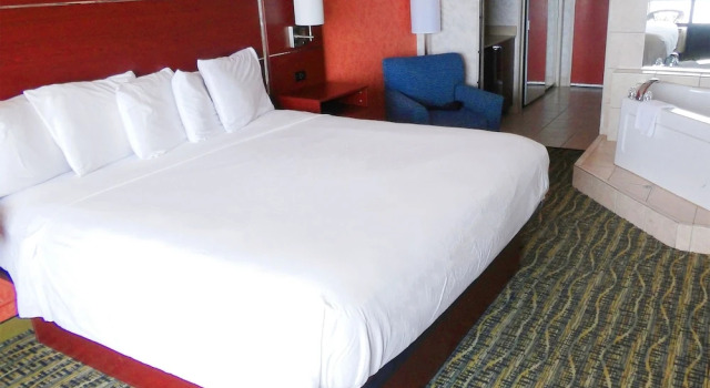 Одноместный номер Deluxe с балконом The Breakers Resort Inn