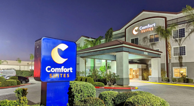 Comfort Suites Fresno River Park
