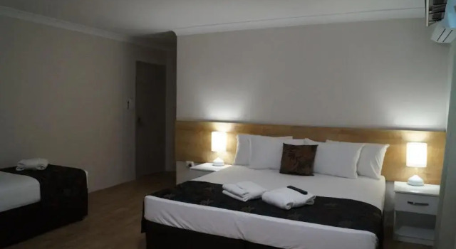 Семейная студия Castle Crest Motel