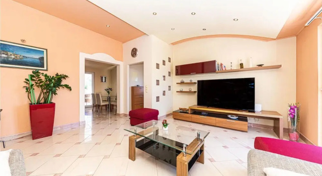 Stunning Apartment in Plano With Outdoor Swimming Pool, Wifi and 2 Bedrooms