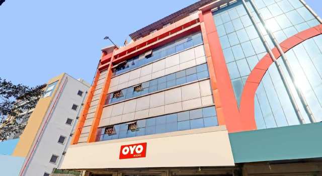 OYOFlagship 80467H Hotel R Square, Rezerwuj Hotel Surūrnagar 