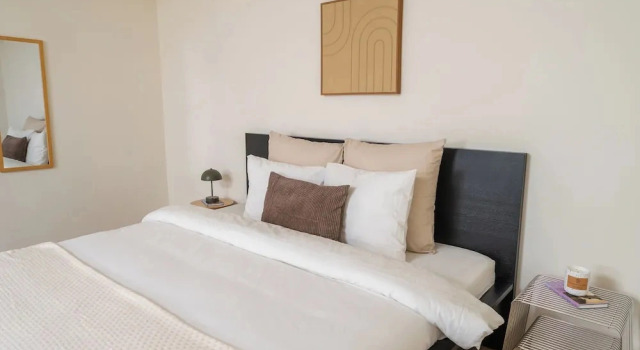 Cozy 3 Private Rooms Near to City Center, Забронировать Апартаменты/квартира Гент Leiestreek, рядом с Церковь Святого Николая