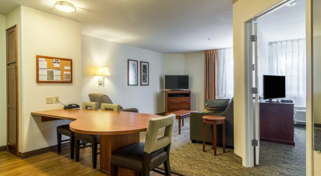 Двухместный люкс c 1 комнатой Candlewood Suites Jacksonville East Merril Road by IHG