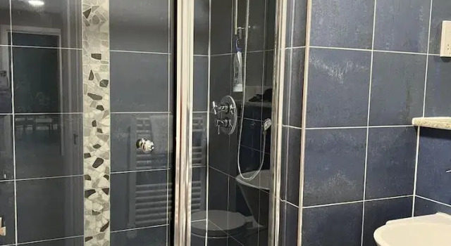 SS- Penthouse Lux suite