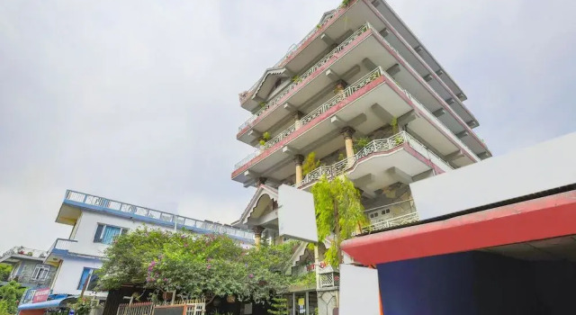 Oyo 403 Hotel Paradise Inn