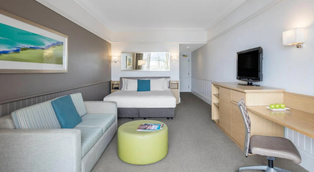 Двухместный номер Standard с балконом и с видом на океан Crowne Plaza Terrigal Pacific by IHG