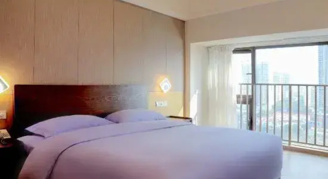 Люкс Classic Donghua Apartment